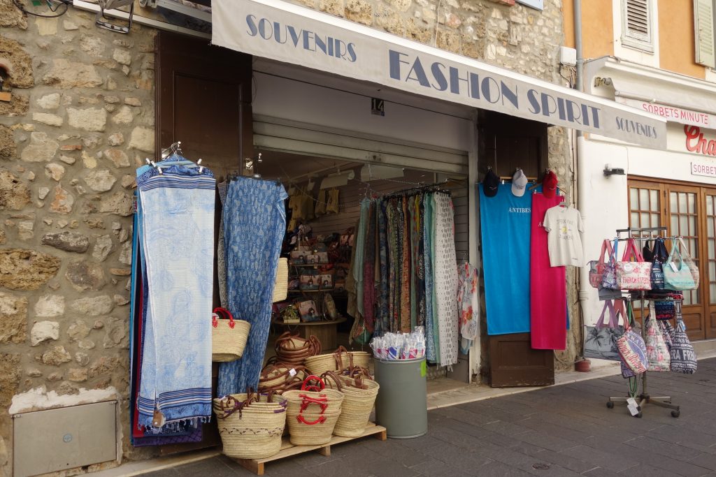 Small boutique in Antibes